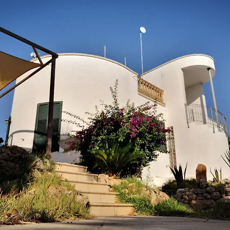 B&B Villa Gallipoli Alojamento de Acomodação e Pequeno-almoço *