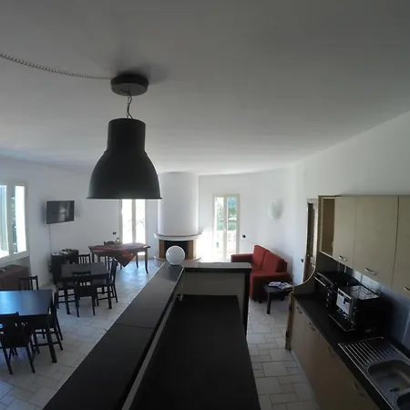 Alojamento de Acomodação e Pequeno-almoço B&B Villa Gallipoli